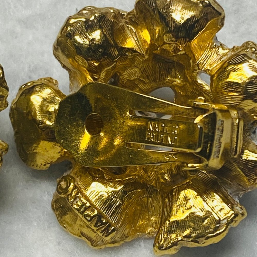 Napier Vintage Clip-on Earrings Metal with White Gold Color Painted Ruffle Edges - Picture 12 of 16